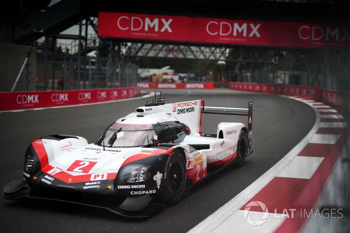 #2 Porsche Team Porsche 919 Hybrid: Timo Bernhard, Earl Bamber, Brendon Hartley