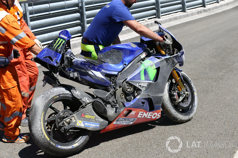 Пошкоджений в аварії мотоцикл Маверіка Віньялеса, Yamaha Factory Racing