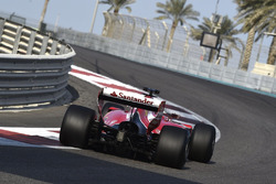Kimi Raikkonen, Ferrari teste les pneus Pirelli 2017