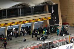 Valtteri Bottas, Mercedes AMG F1 W08, pit stop