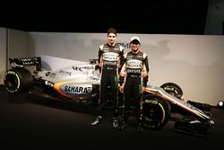 Esteban Ocon, Sahara Force India F1 Team con Sergio Pérez, Sahara Force India F1 y el Sahara Force India F1 VJM10