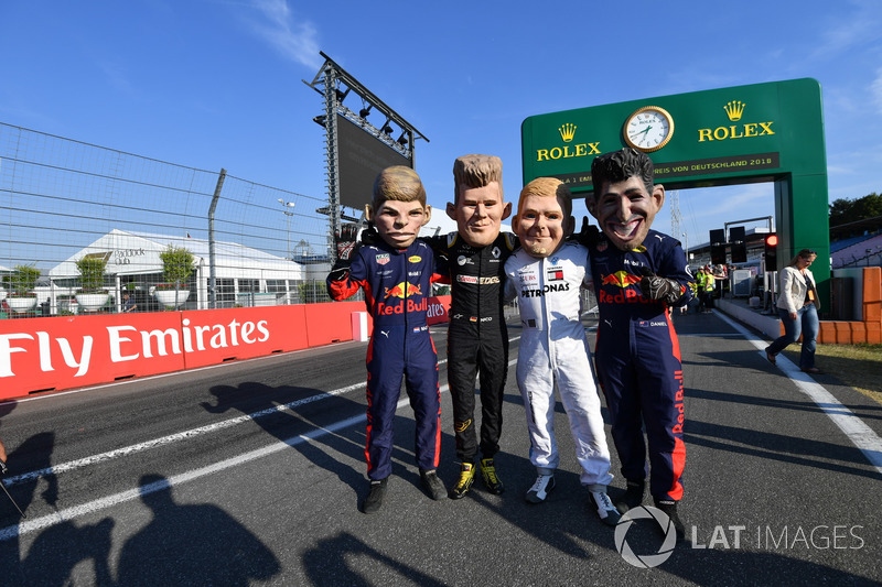 Max Verstappen, Red Bull Racing, Nico Hulkenberg, Renault Sport F1 Team, Valtteri Bottas, Mercedes-AMG F1 y Daniel Ricciardo, Red Bull Racing botargas