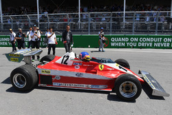 Jacques Villeneuve, pilote la Ferrari 312T3 de son père, vainqueur du GP du Canada 1978
