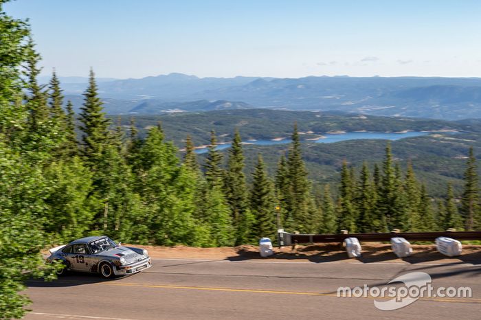 #19 Laure Many, Porsche 911 SC 3.0l Gr4