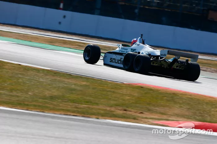 Jenson Button conduce un Williams FW08B de 1982