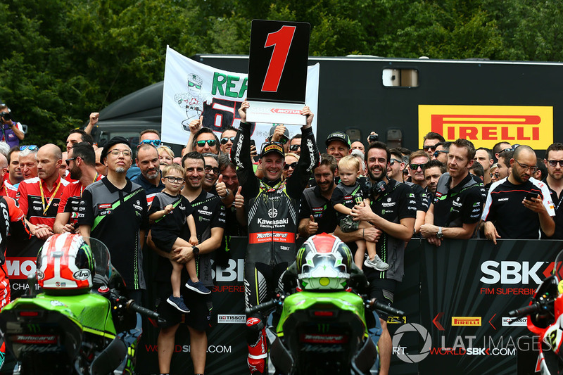 Ganador de la carrera Jonathan Rea, Kawasaki Racing