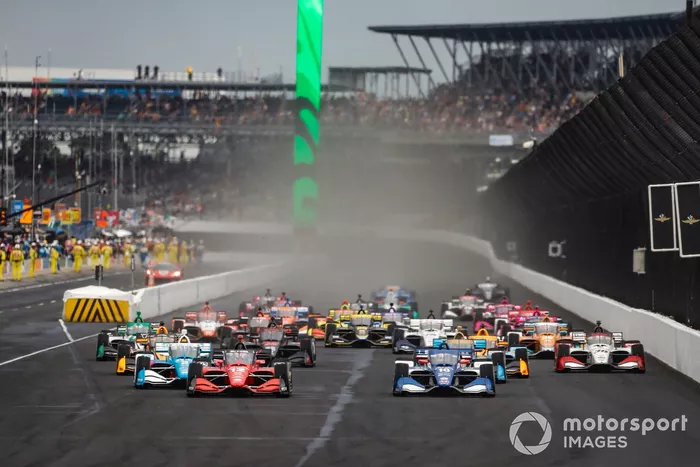 Will Power, Team Penske Chevrolet, Alex Palou, Chip Ganassi Racing Honda lideran en la salida
