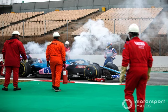 Fernando Alonso, Alpine A522, problemas de motor