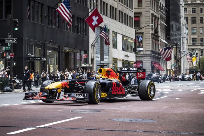 El RB7 de Red Bull Racing en la ciudad de Nueva York