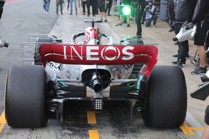 El alerón trasero del Mercedes W13