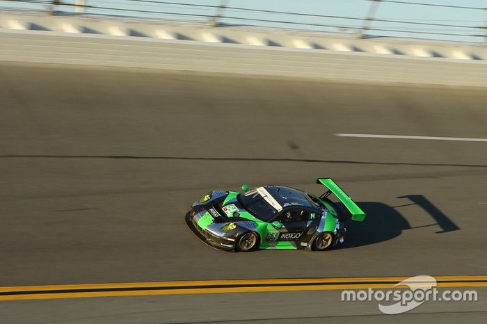 #54 Black Swan Racing Porsche 911 GT3 R: Tim Pappas, Jeroen Bleekemolen, Sven Müller, Trenton Estep