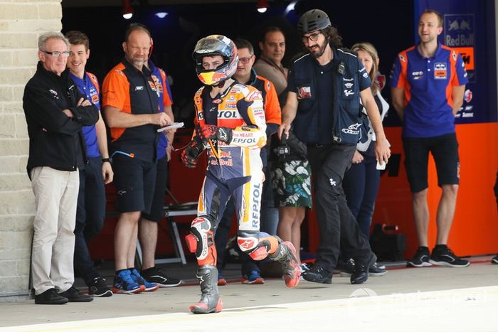 Jorge Lorenzo, Repsol Honda Team, corre por el pitlane