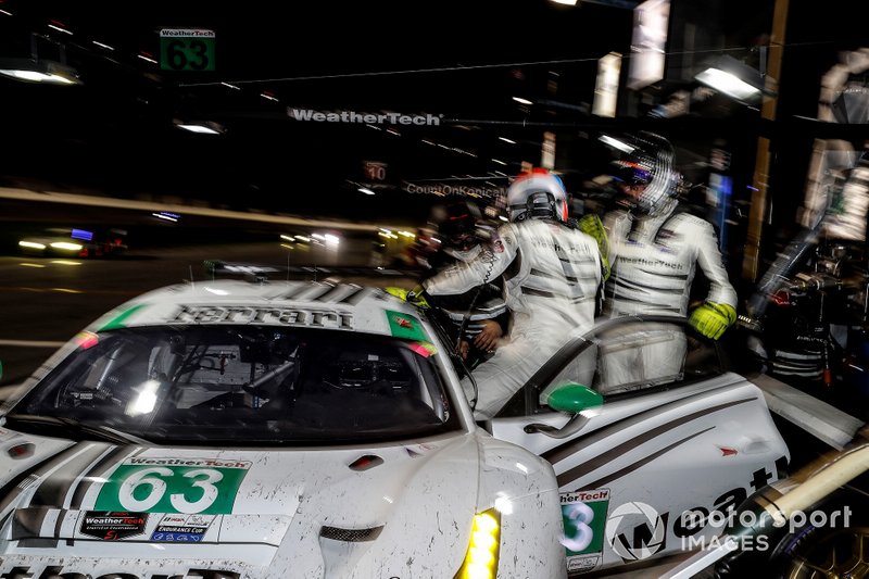 #63 Scuderia Corsa Ferrari 488 GT3, GTD: Купер Макніл, Тоні Віландер, Джефф Вест фол, Домінік Фарнбахер