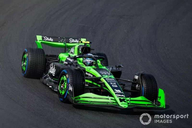 Zhou Guanyu, Stake F1 Team KICK Sauber C44