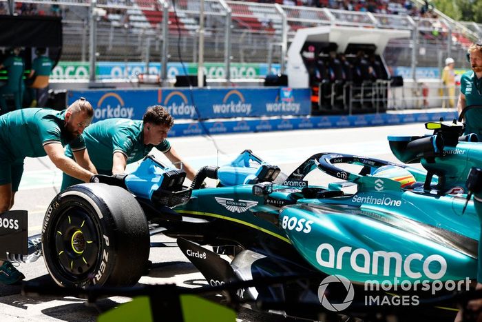 Fernando Alonso, Aston Martin AMR24, vuelve al garaje