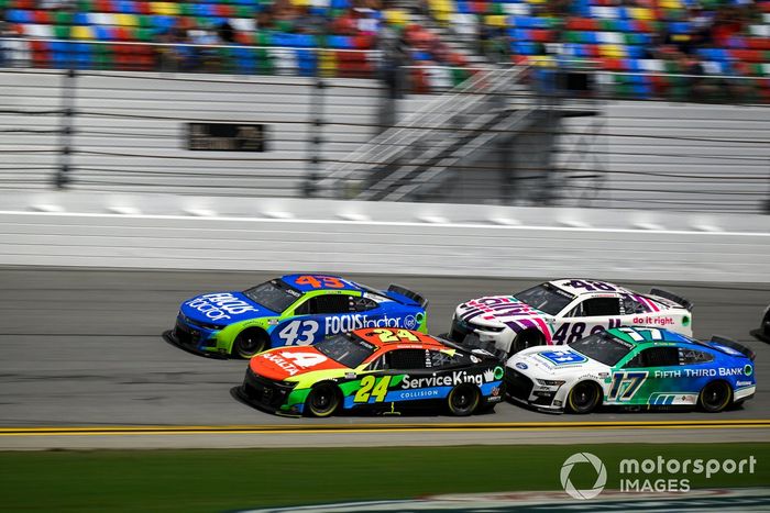 William Byron, Hendrick Motorsports, Axalta Chevrolet Camaro, Erik Jones, Petty GMS Motorsports, FOCUSfactor Chevrolet Camaro, Chris Buescher, RFK Racing, Fifth Third Bank Ford Mustang, Alex Bowman, Hendrick Motorsports, Ally Chevrolet Camaro