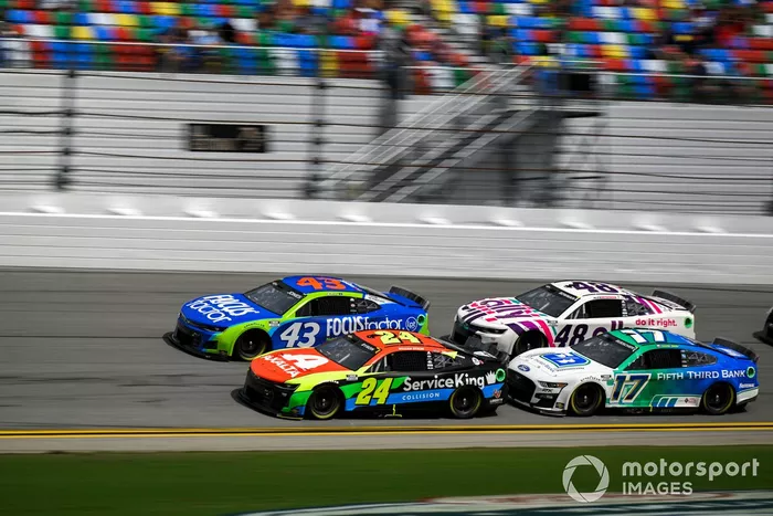 William Byron, Hendrick Motorsports, Axalta Chevrolet Camaro, Erik Jones, Petty GMS Motorsports, FOCUSfactor Chevrolet Camaro, Chris Buescher, RFK Racing, Fifth Third Bank Ford Mustang, Alex Bowman, Hendrick Motorsports, Ally Chevrolet Camaro