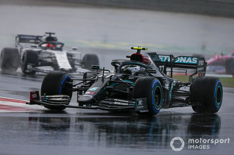 Valtteri Bottas, Mercedes F1 W11, Daniil Kvyat, AlphaTauri AT01