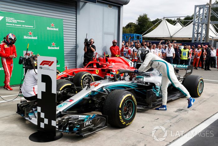 Valtteri Bottas, Mercedes AMG F1 W09, y Lewis Hamilton, Mercedes AMG F1 W09 