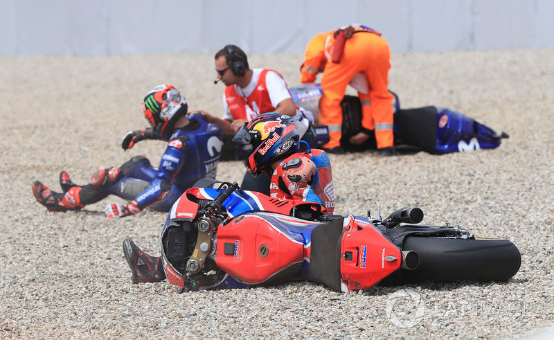 Kecelakaan Stefan Bradl, HRC Honda Team dan Maverick Viñales, Yamaha Factory Racing