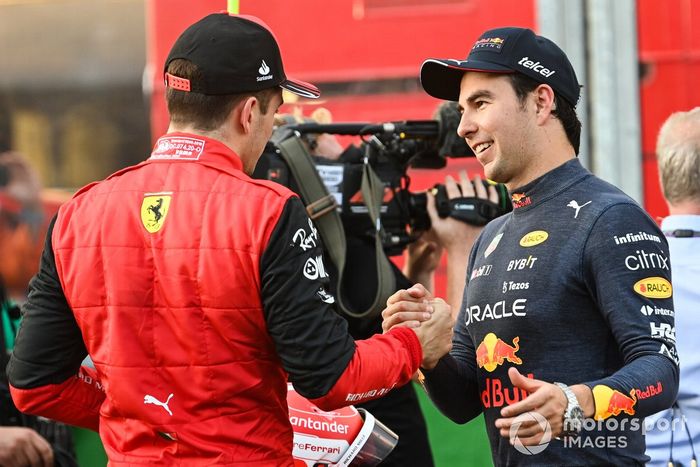 El poleman Charles Leclerc, Ferrari, Sergio Pérez, Red Bull Racing
