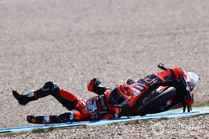 Caída de Michael Ruben Rinaldi, Aruba.it Racing Ducati