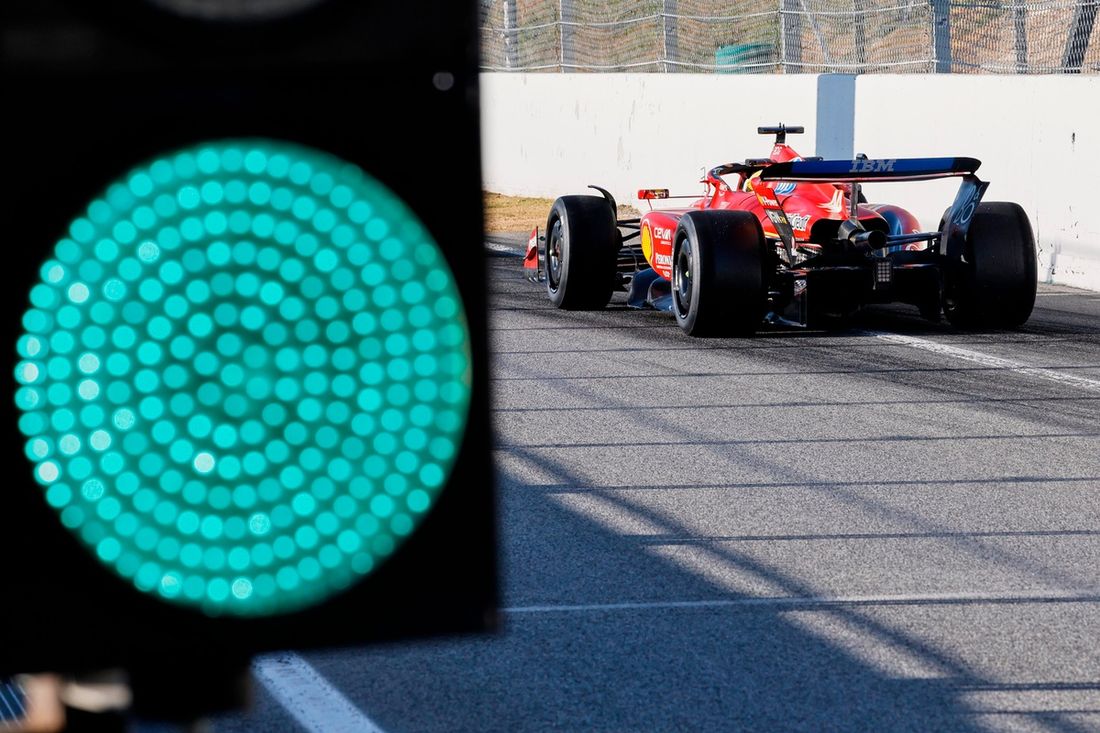 Lewis Hamilton, Ferrari podczas testów Pirelli