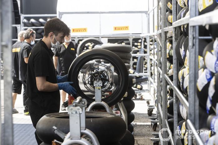 Técnicos de Pirelli 