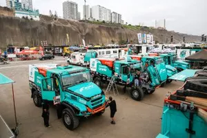 #503 Iveco: Gerard De Rooy, Darek Rodewald, Moises Torrallardona; #505 Iveco: Federico Villagra, Adrian Artura Yacopini, Ricardo Adrian Torlaschi; #509 Iveco:  Ton Van Genugten,  Bernard Der Kinderen, Peter Willemsen; #513 Iveco:  Maurik Van Den Heuvel,  Martijn Van Rooij, Peter Kuijpers