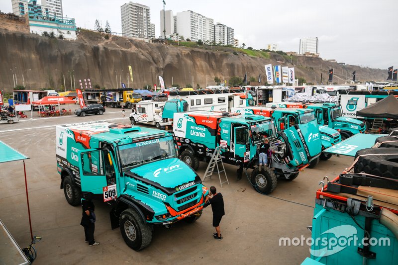 #503 Iveco: Герард де Рой, Дарек Родевальд, Моїс Торраллардона; #505 Iveco: Федеріко Вільягра, Адріан Артура Якопіні, Рікардо Адріан Торлащі; #509 Iveco: Тон ван Генугтен, Бернард дер Кіндерен, Пітер Віллемсен; #513 Iveco: Маурік ван ден Хевель, Мартейн ван Рой, Пітер Куйперс