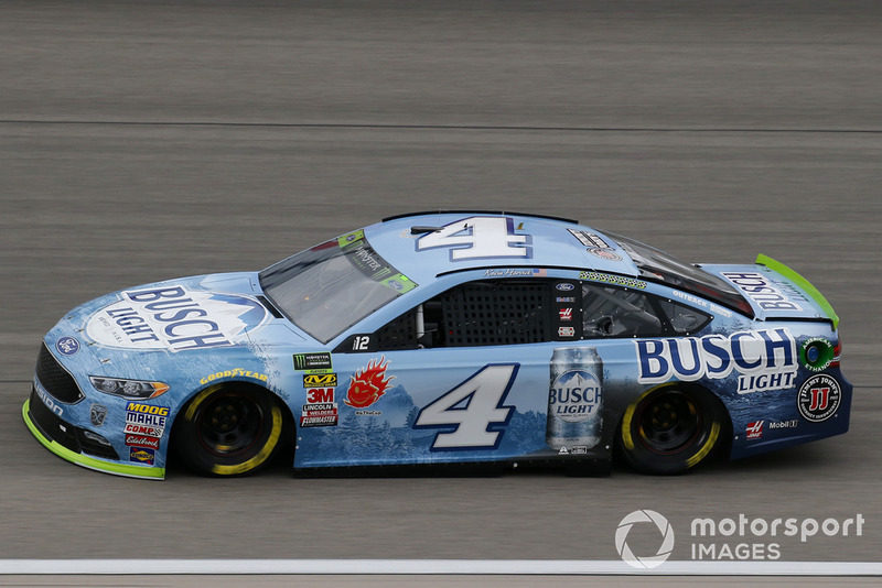 2. Kevin Harvick, Stewart-Haas Racing, Ford Fusion Busch Light
