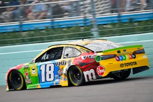 Kyle Busch, Joe Gibbs Racing, Toyota Camry M&M's