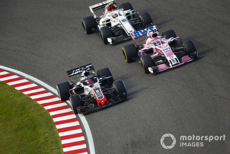 Grosjean no estuvo contento de que Pérez le pasara tras el VSC
