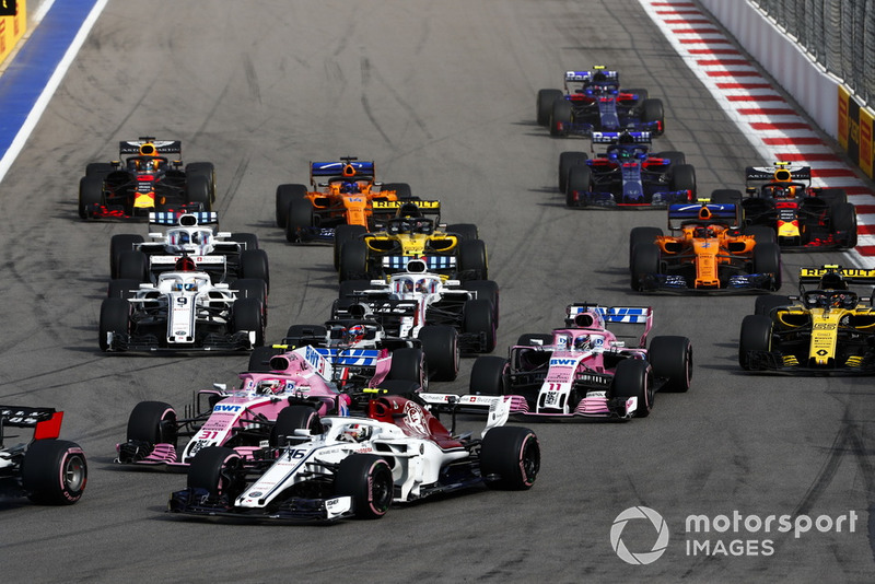 Charles Leclerc, Sauber C37, leads Esteban Ocon, Racing Point Force India VJM11, Sergio Perez, Racing Point Force India VJM11, Sergey Sirotkin, Williams FW41, Marcus Ericsson, Sauber C37, Carlos Sainz Jr., Renault Sport F1 Team R.S. 18, Nico Hulkenberg, Renault Sport F1 Team R.S. 18, Fernando Alonso, McLaren MCL33, and the remainder of the field at the start of the race