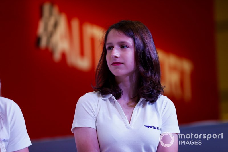 <img class="ms-flag-img ms-flag-img_s1" title="Canada" src="https://cdn-1.motorsport.com/static/img/cf/ca-3.svg" alt="Canada" width="32" /> Megan Gilkes, 17 años