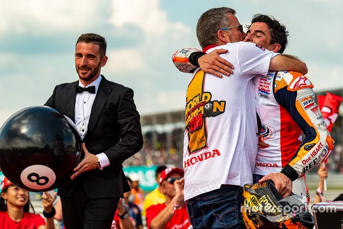 Campeón del mundo Marc Márquez, Repsol Honda Team con su tío Ramón Márquez