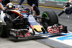 Carlos Sainz Jr., Scuderia Toro Rosso STR11 front wing