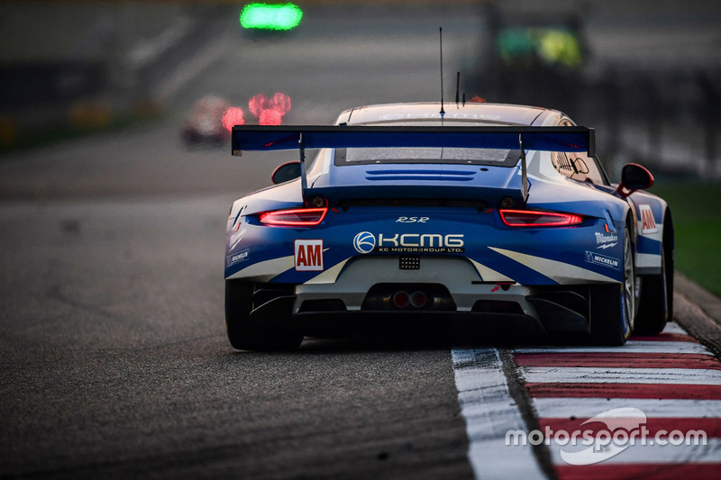 31. #78 KCMG Porsche 911 RSR: Крістіан Ріід, Вольф Хенцлер, Жоель Каматьяс