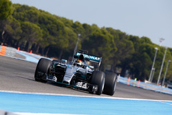 Pascal Wehrlein, Mercedes AMG F1 W06 Hybrid avec des pneus Pirelli 2017