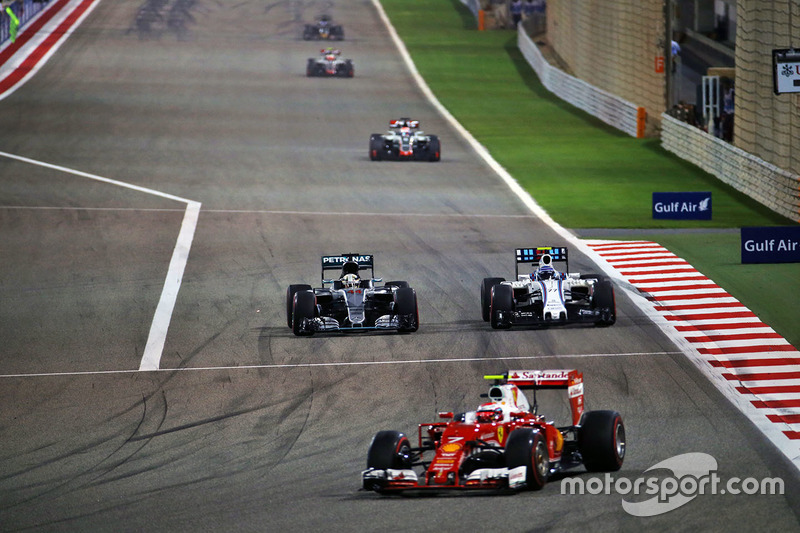 Kimi Räikkönen, Ferrari SF16-H, Lewis Hamilton, Mercedes AMG F1 Team W07 und Valtteri Bottas, Willia