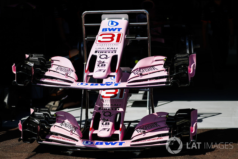 Sahara Force India F1 VJM10 noses and front wings in the pits
