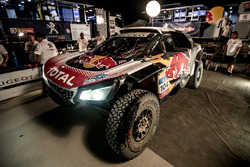 El coche chocado #104 Peugeot Sport Peugeot 3008 DKR: Sébastien Loeb, Daniel Elena
