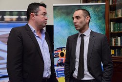 Eric Boullier, director deportivo de McLaren, Cyril Abiteboul, Gerente director de Renault Sport F1 Team
