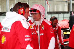 Кімі Райкконен, Ferrari та Дейв Грінвуд, гоночний інженер Ferrari на стартовій решітці