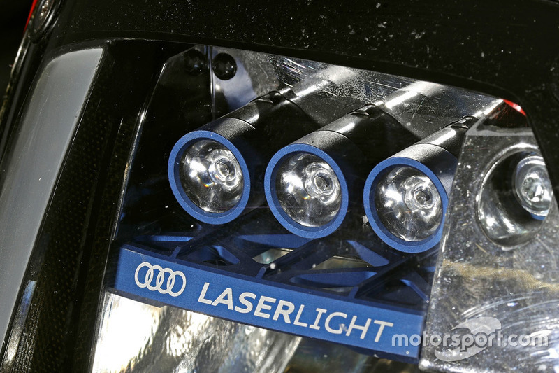 L'avant de la #8 Audi Sport Team Joest Audi R18