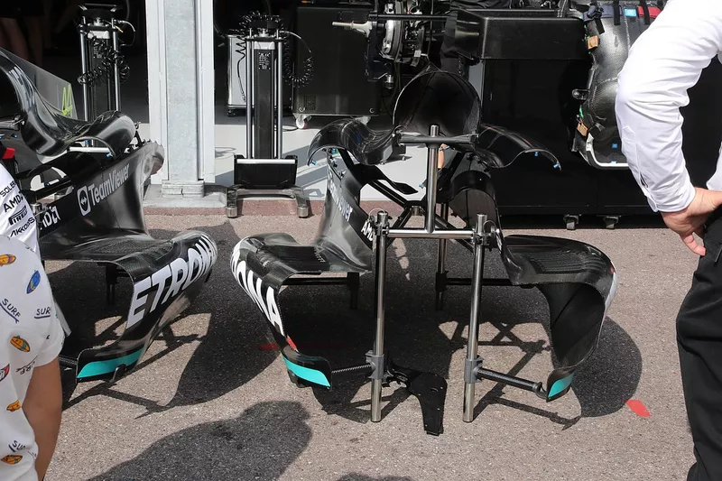 Détails techniques de la Mercedes W14