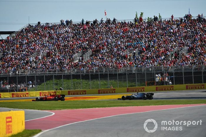 Sebastian Vettel, Ferrari SF90, lidera por delante de Lewis Hamilton, Mercedes AMG F1 W10