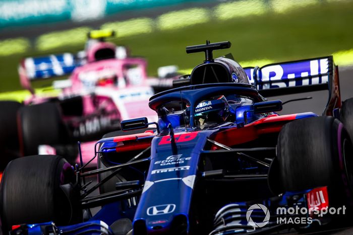 Brendon Hartley, Toro Rosso STR13, Esteban Ocon, Racing Point Force India VJM11