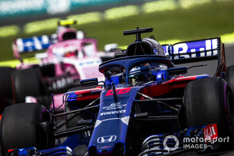 Brendon Hartley, Toro Rosso STR13, Esteban Ocon, Racing Point Force India VJM11