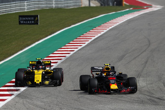 Max Verstappen, Red Bull Racing RB14, leads Carlos Sainz Jr., Renault Sport F1 Team R.S. 18